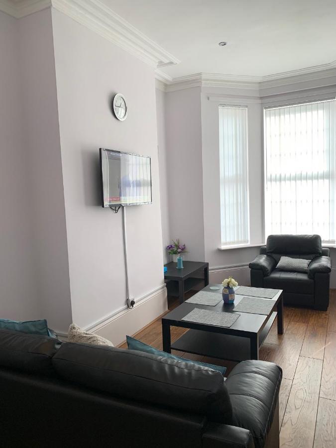 Cheapsleepz 49 Moscow Drive Hotel Liverpool Eksteriør billede
